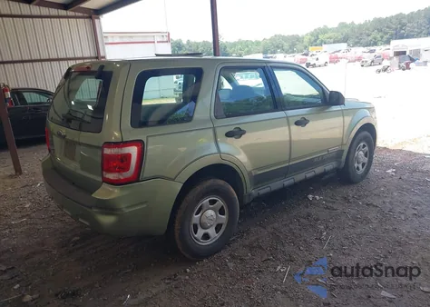 2008 Ford Escape Xls/Xls Manual z USA, uszkodzony, nr VIN 1FMCU02Z48KC68171